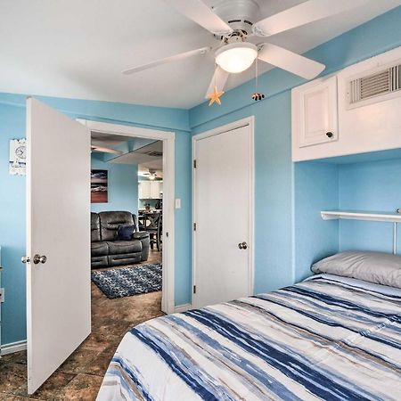 Surfside Beach Gem with Deck - 1 Block to Shore Freeport Exterior foto