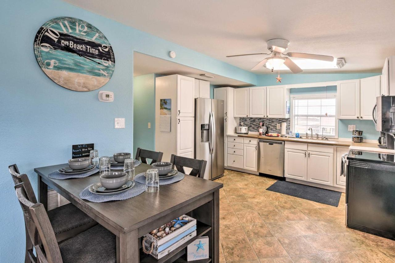 Surfside Beach Gem with Deck - 1 Block to Shore Freeport Exterior foto
