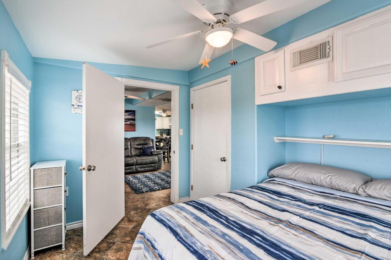 Surfside Beach Gem with Deck - 1 Block to Shore Freeport Exterior foto