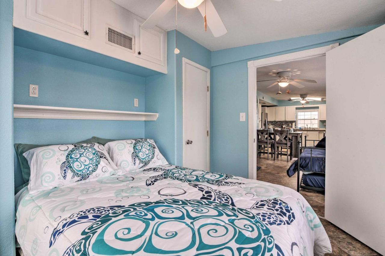 Surfside Beach Gem with Deck - 1 Block to Shore Freeport Exterior foto